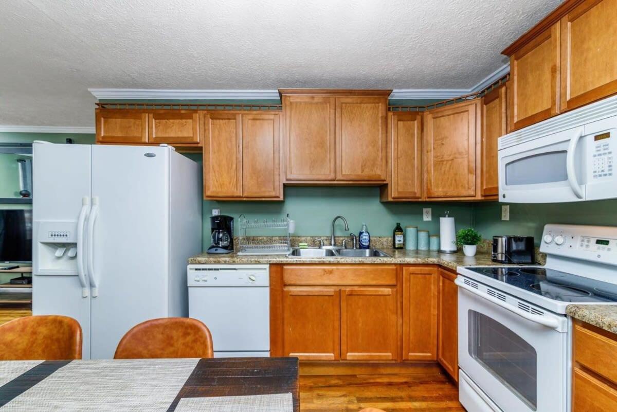 New River Gorge Cottage W Hot Tub, Fire Pit, Grill Oak Hill Exterior photo