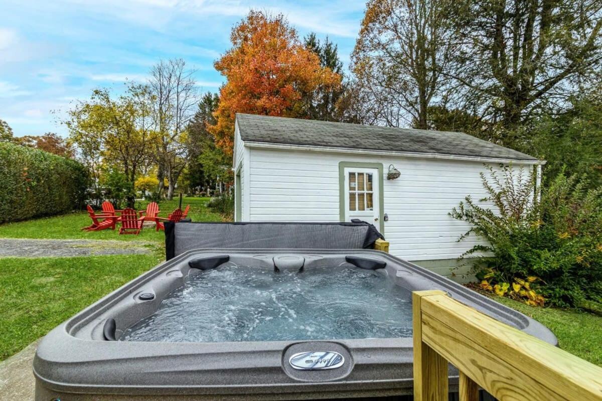 New River Gorge Cottage W Hot Tub, Fire Pit, Grill Oak Hill Exterior photo