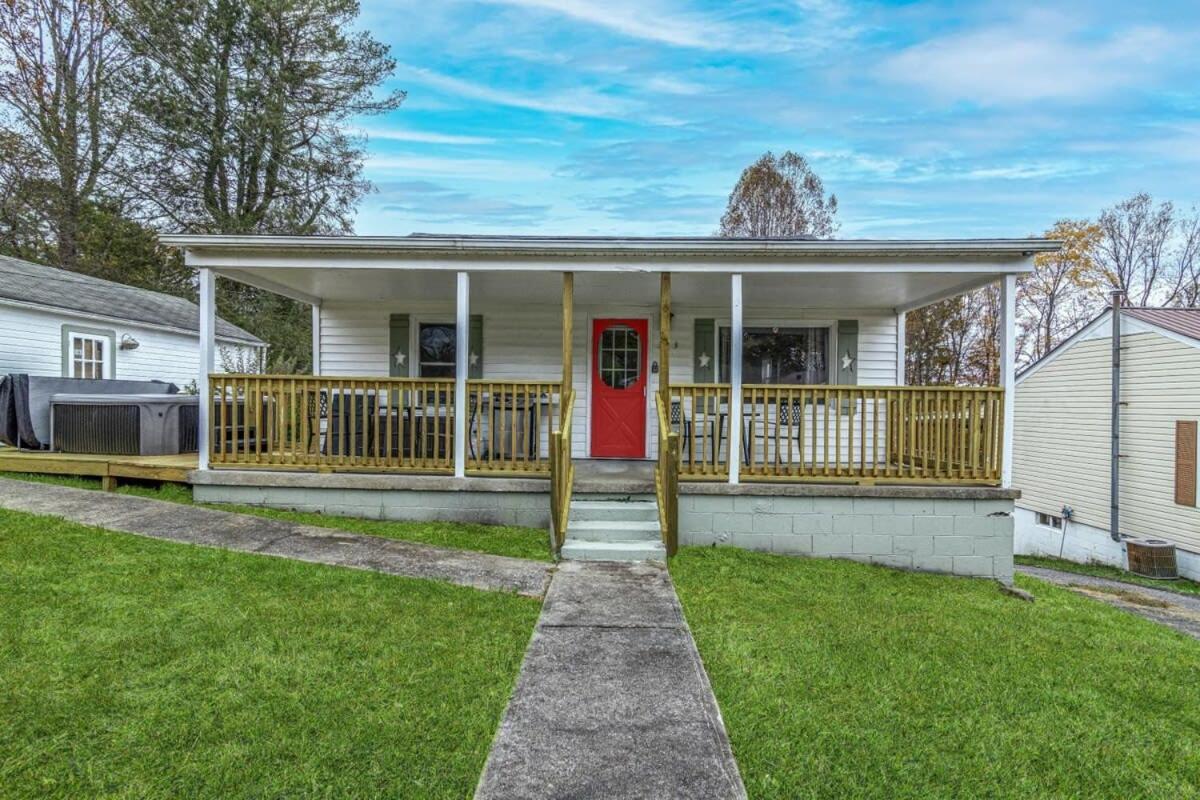 New River Gorge Cottage W Hot Tub, Fire Pit, Grill Oak Hill Exterior photo